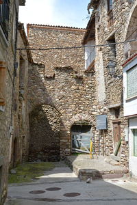 Restes de murs i fortificacions