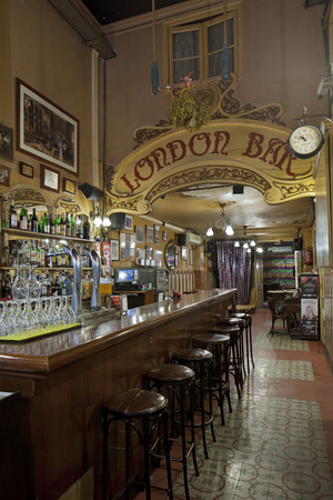 London Bar (3)