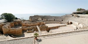 Ruïnes de l'Amfiteatre i de l'església de Santa Maria (1)