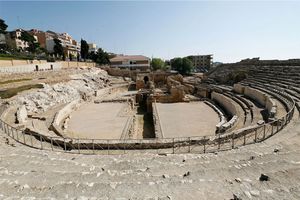 Ruïnes de l'Amfiteatre i de l'església de Santa Maria (2)