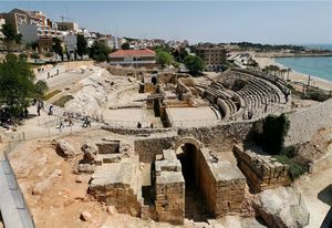 Ruïnes de l'Amfiteatre i de l'església de Santa Maria (14)