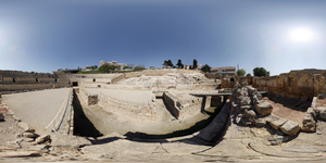 Ruïnes de l'Amfiteatre i de l'església de Santa Ma