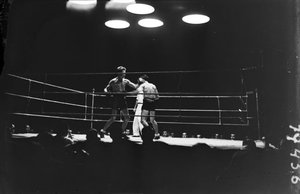 Combat de boxa entre Julián Echevarria i Geo Leperson