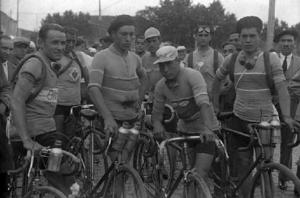 Els ciclistes Mariano Cañardo, Vicente Bachero, Joan Gimeno i Sanch
