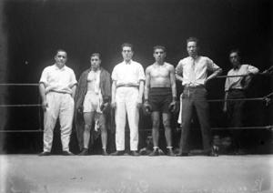 Young Ciclone i l'italià Domenico Bernasconi abans de disputar un combat de boxa