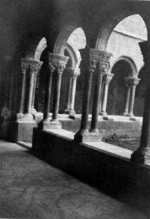 Arcs del claustre del monestir de Ripoll