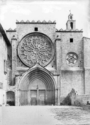 Façana de l'església del monestir de Sant Cugat del Vallès