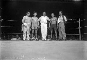 Josep Gironès i l'italià Luigi Quadrini abans de disputar un combat de boxa