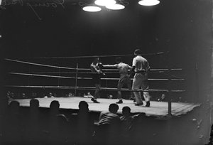 Combat de boxa disputat entre Salvatore Lozano i Victor Young Perez
