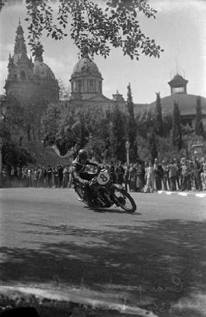 Fernando Aranda guanyador a la categoria de 350cc al II Gran Premi Barcelona de motociclisme al circuit de Montjuïc
