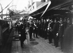 El monarca Alfons XIII a bord del creuer japonès Idzumo