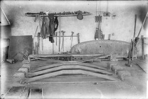 Eines i material de forja dels tallers del ferrocarril a Sarrià