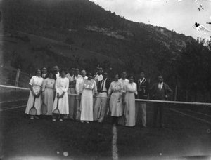 Grup de tennistes participants en un campionat, a Ribes de Freser
