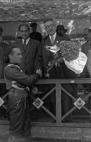 El pilot Stanley Woods guanyador al II Gran Premi Barcelona de motociclisme al circuit de Montjuïc