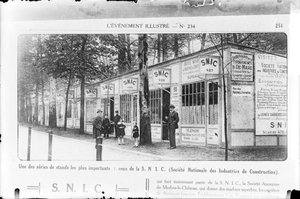 Reproducció d'una fotografia dels estands de la Societé Nationale des Industries de Construction (S.N.I.C.) a la Fira Comercial Anual de Brussel.les