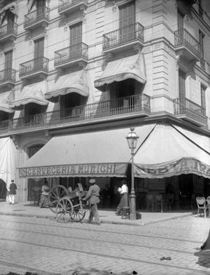 Façana de la casa Riba, a Barcelona