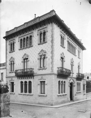 Edifici al barri de Gràcia [carrer Sarrias].