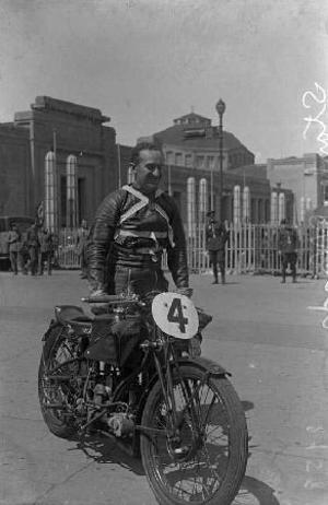 El pilot Stanley Woods al II Gran Premi Barcelona de motociclisme celebrat al circuit de Montjuïc