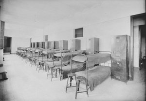Dormitori de la Caserna d'Artilleria del Grup d'Informació número 2.