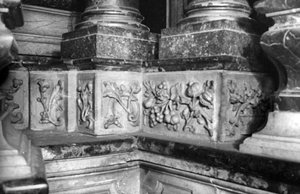 Detall de la cripta de la Col·legiata Basílica de Santa Maria o Seu de Manresa