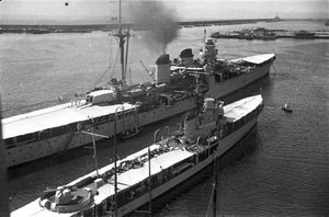 Arribada de bucs de guerra de l'esquadra italiana al port de Barcelona