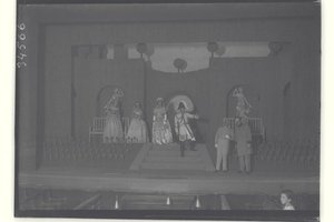 Representació de l'obra teatral "La Corona" al Teatre Goya