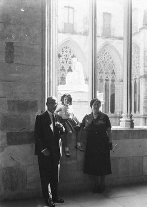 Família Serra de Budallés a la catedral de Barcelona