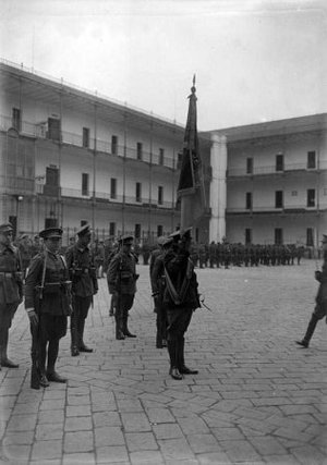 Acte militar al pati de la caserna Jaume I, de Barcelona
