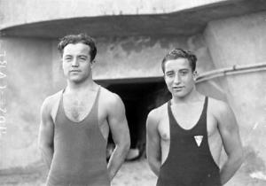 Els nedadors Julián i José Cabrejas del Club Natació Barcelona.