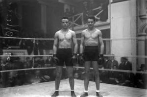 Zaragoza i Mestres abans de disputar un combat de boxa