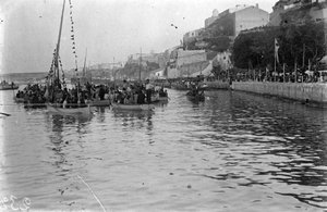 Barques guarnides al port de Maó a Menorca
