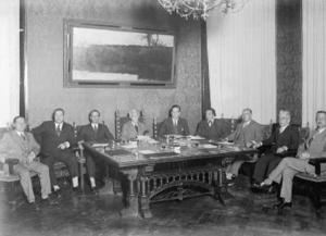 Primera reunió del Consell Executiu de la Generalitat presidida per Francesc Macià