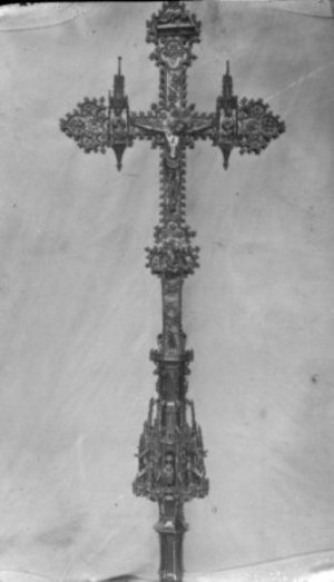 Reproducció d'una fotografia de la creu processional dels Sants Màrtirs, a Cardona