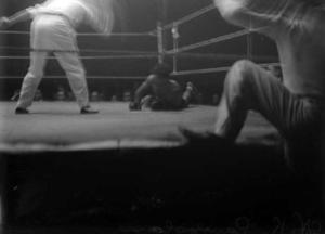 K.O. de l'italià Tony Campolo durant un combat de boxa