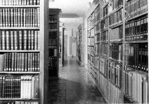 Interior de la biblioteca del monestir de Montserrat