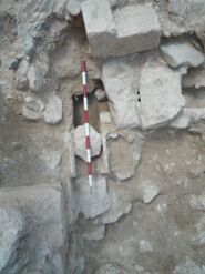 Memòria intervenció arqueològica Seguiment d'obres d'enjardimanet Placeta Frares (avui c/ de la Mercè)
