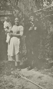 Genís Tarrès i Arnau amb la seva filla i neta petita