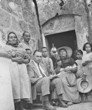 Maria Estelrich "Madó Picona" dictant al missioner n'Andreu Ferrer