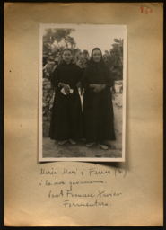 Maria Marí i Ferrer i la seva germana. Sant Francesc de Formentera