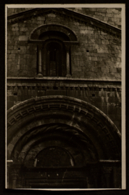 Detall de l'església de Cistella