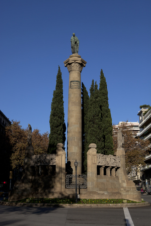 Monument a Mossèn Cinto (3)