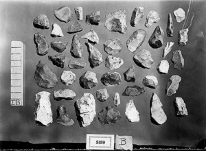 Conjunt de peces de sílex del període paleolític.