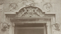 Finestra de la casa núm. 6 de la Riera de Sant Joan, que dóna al carrer del Pont de la Parra