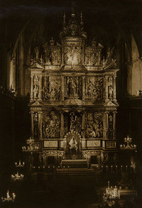 L'altar major de Sant Joan ha estat restaurat i il·luminat adequadament per a estotjar com cal la Verge de la Candela