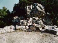 Memòria del camp de treball del Castell de Montpalau (Pineda de Mar, Maresme) 1990