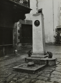 Monument al Doctor Fortianus Sola i Moreia (1)